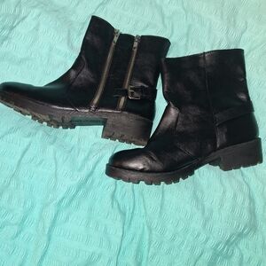 Brash Black Biker-Style Zip-Up Women's Ankle Boots Lug Sole 7.5
